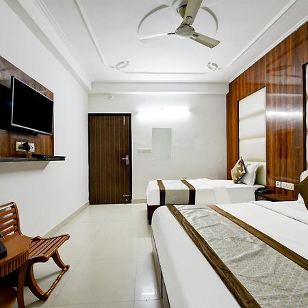 Airport Hotel Kiara - New Delhi Airport Eksteriør billede