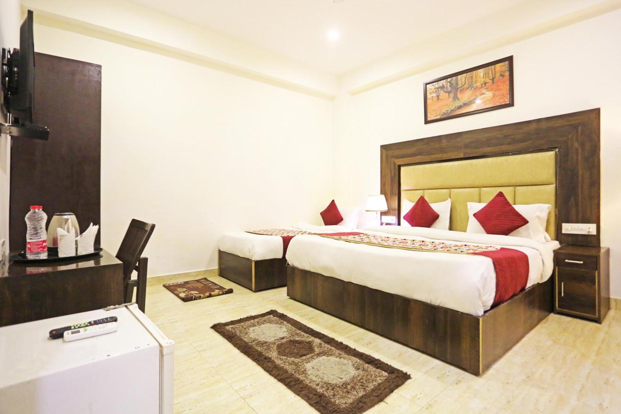 Airport Hotel Kiara - New Delhi Airport Eksteriør billede