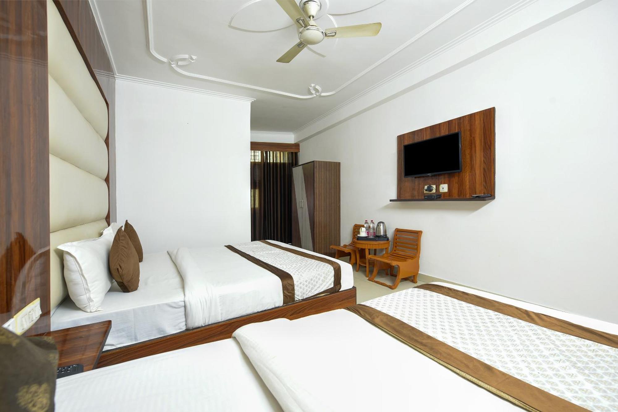 Airport Hotel Kiara - New Delhi Airport Eksteriør billede