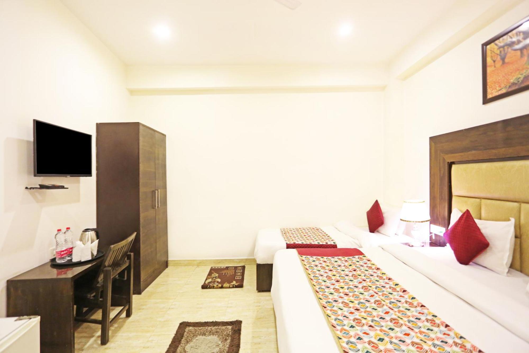 Airport Hotel Kiara - New Delhi Airport Eksteriør billede