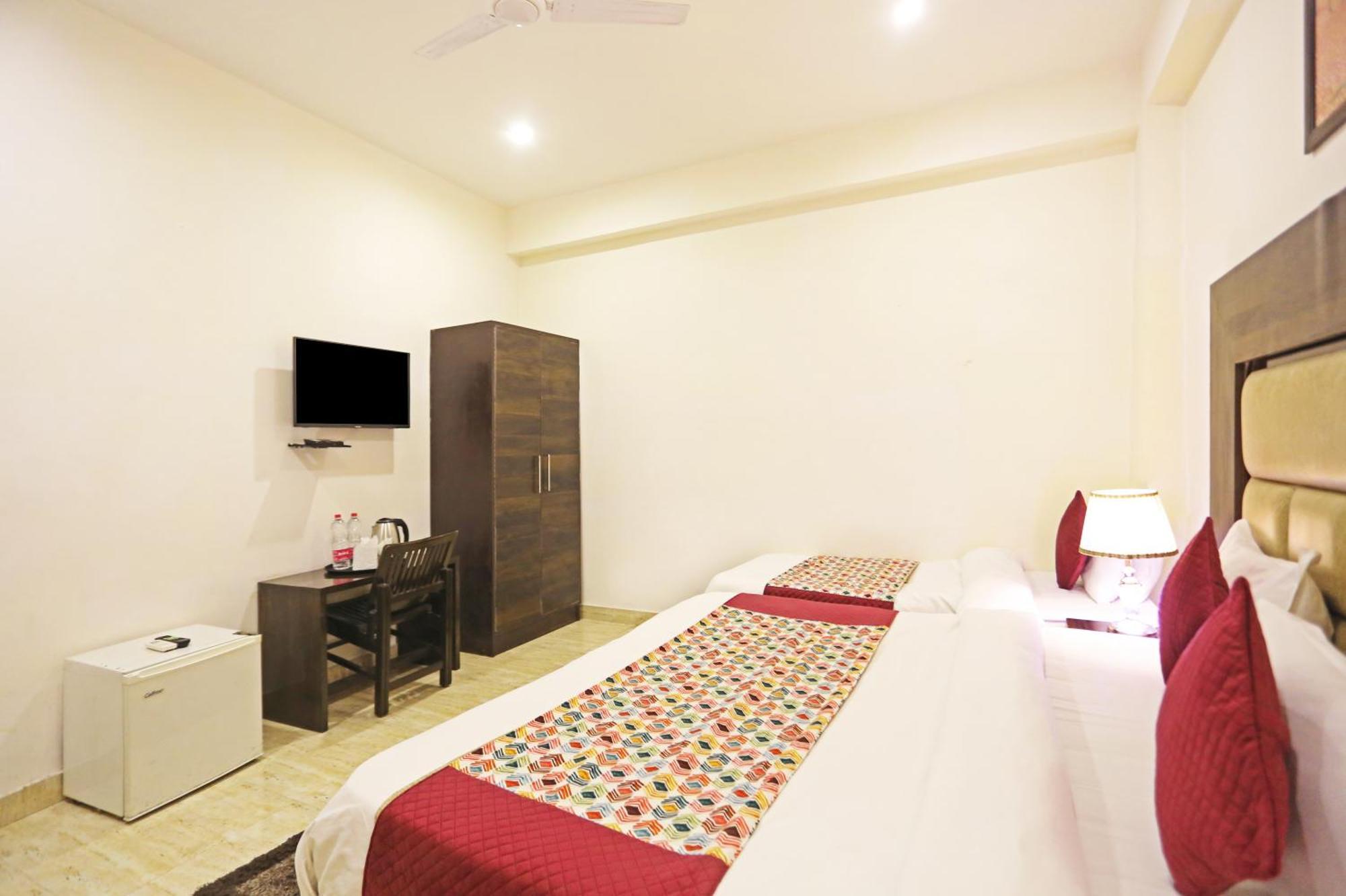 Airport Hotel Kiara - New Delhi Airport Eksteriør billede