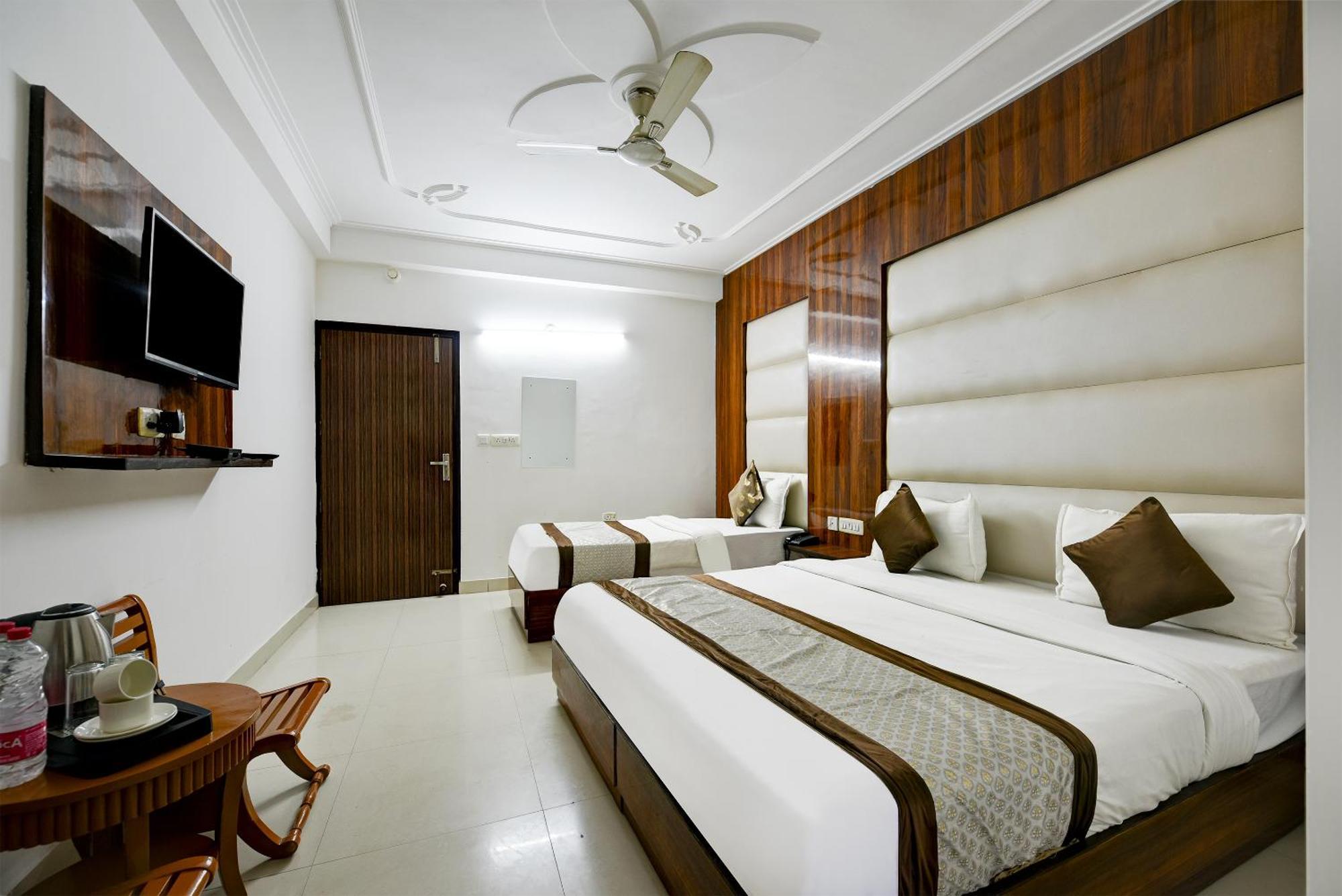 Airport Hotel Kiara - New Delhi Airport Eksteriør billede