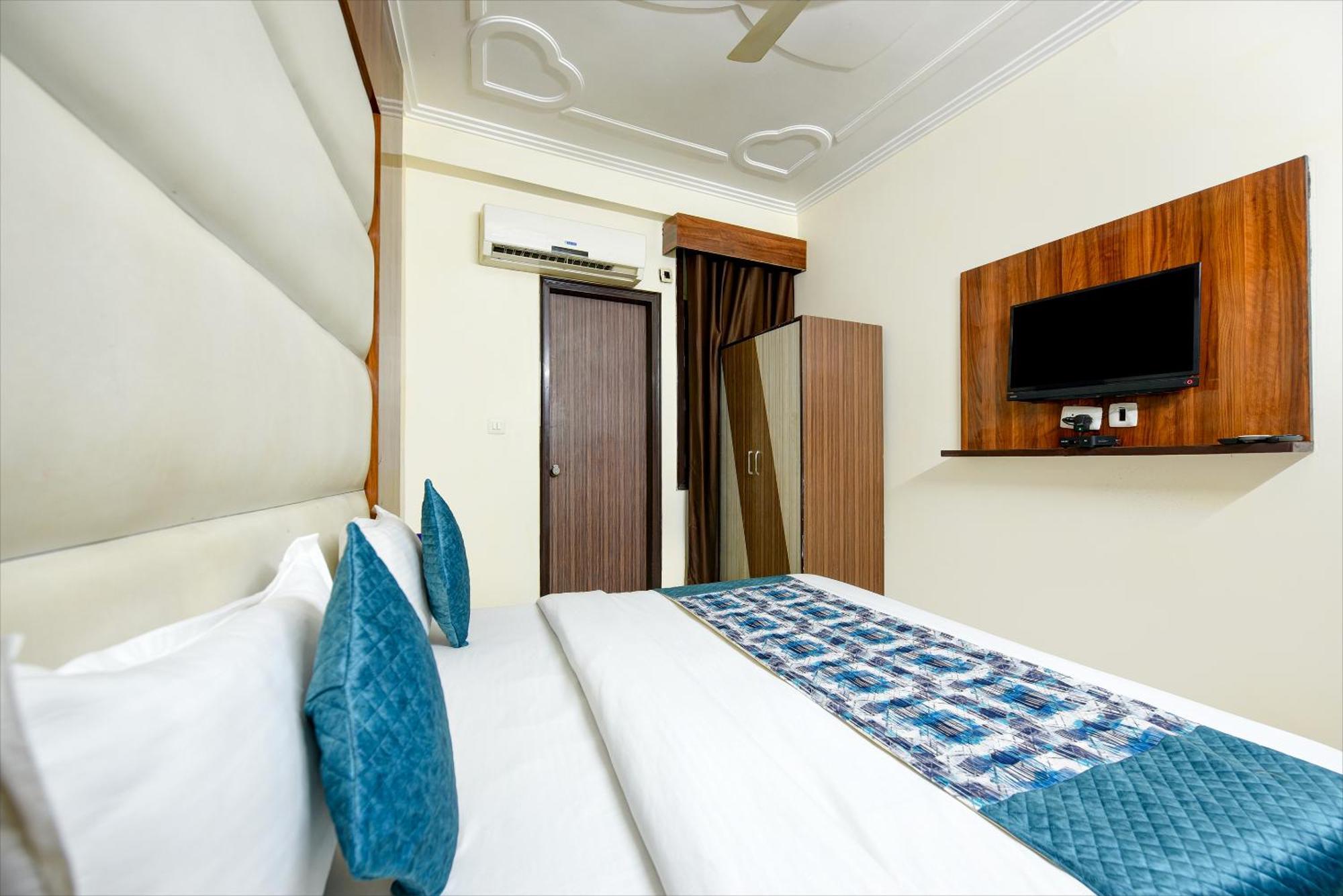 Airport Hotel Kiara - New Delhi Airport Eksteriør billede