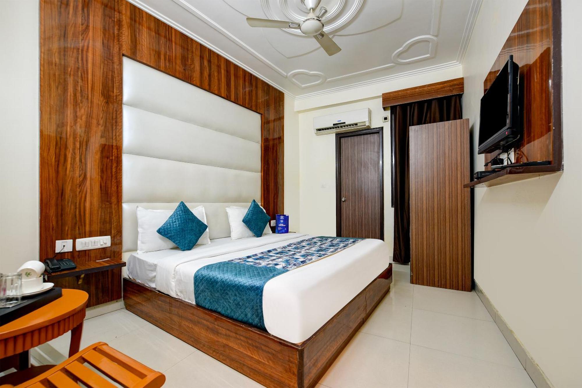 Airport Hotel Kiara - New Delhi Airport Eksteriør billede