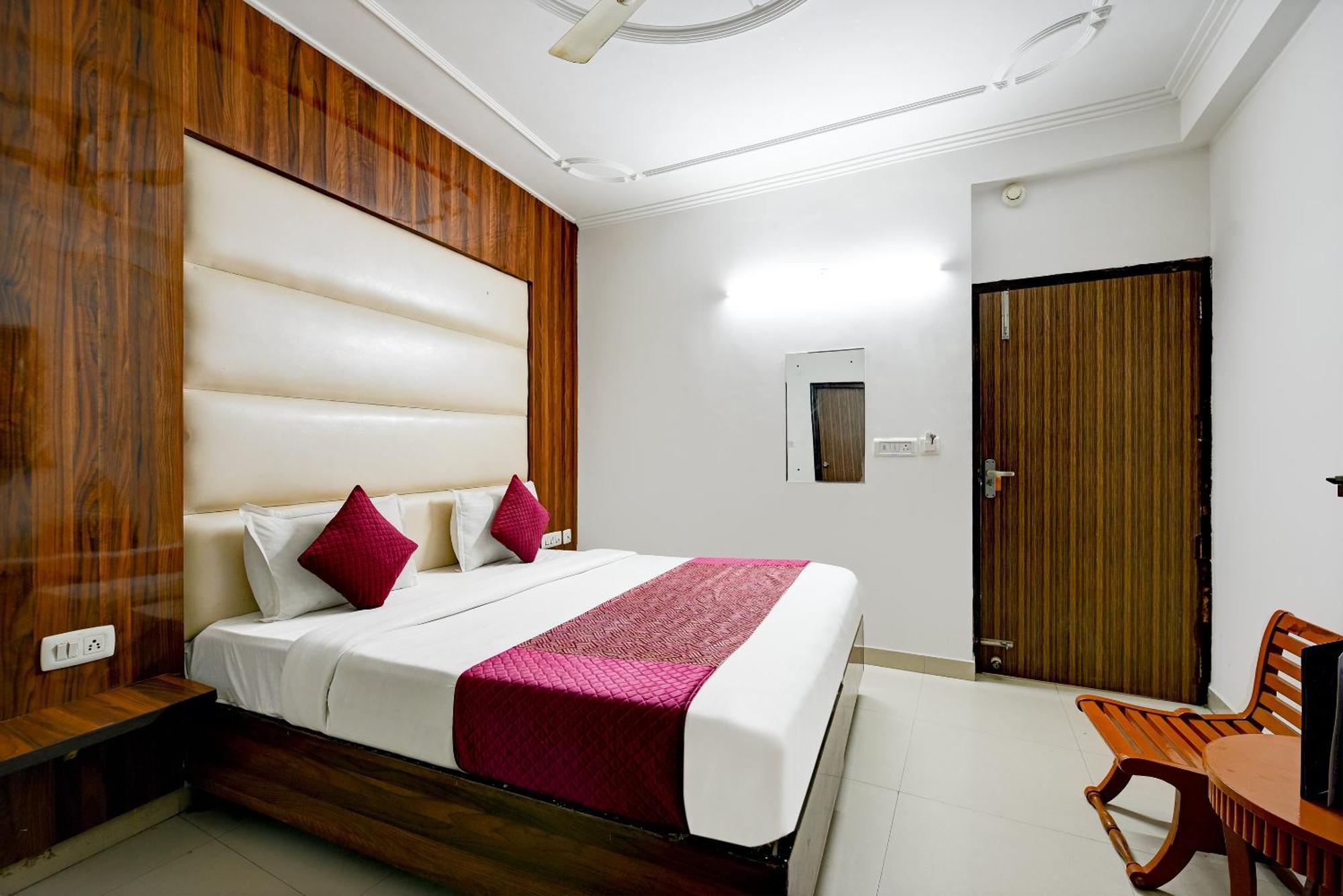 Airport Hotel Kiara - New Delhi Airport Eksteriør billede